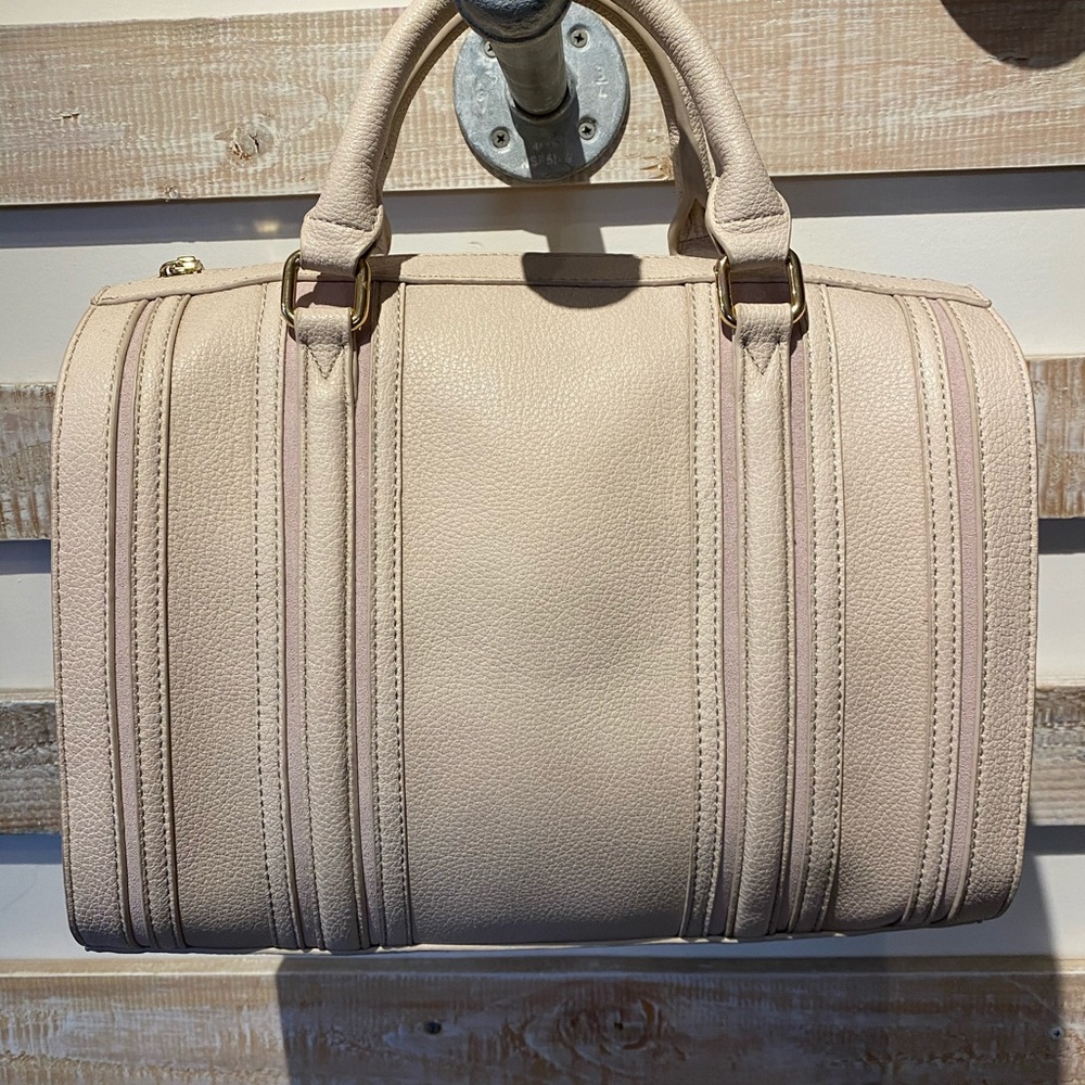 Moda Luxe Off white Tote 👜